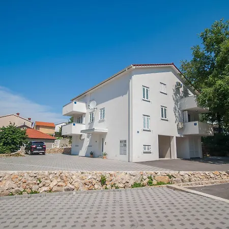 250 Meter Zum 2 Km Langen Apartman *