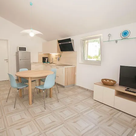 250 Meter Zum 2 Km Langen Strand *